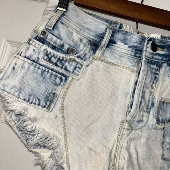 Free People Hi Waisted Light Washed Patchwork Cutoff Denim Retro Shorts size 24 - Picture 4 of 9